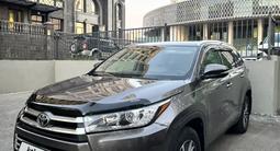 Toyota Highlander 2018 годаүшін19 000 000 тг. в Астана