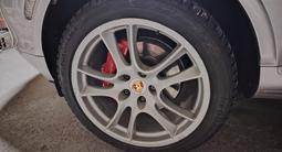 Диски Порш с резиной зима, ауди ку7, туарег за 340 000 тг. в Петропавловск – фото 2