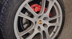 Диски Порш с резиной зима, ауди ку7, туарег за 340 000 тг. в Петропавловск