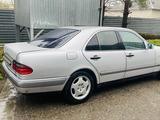 Mercedes-Benz E 280 1996 года за 2 500 000 тг. в Алматы – фото 3