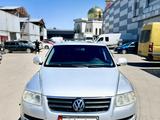 Volkswagen Touareg 2005 годаүшін3 150 000 тг. в Алматы