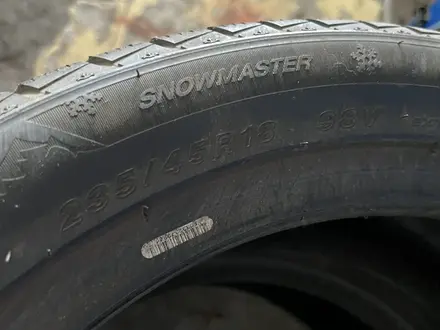 Комплект Зимних шин 235/45 r18 за 105 000 тг. в Алматы – фото 2