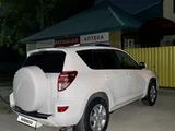 Toyota RAV4 2010 года за 8 700 000 тг. в Актобе – фото 4