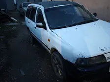 Nissan Sunny, 1999
