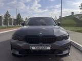 BMW 320 2022 года за 18 300 000 тг. в Астана – фото 2