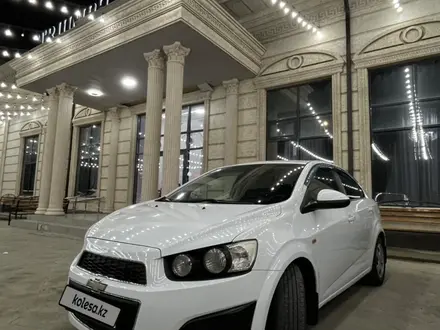 Chevrolet Aveo 2013 года за 3 300 000 тг. в Атырау – фото 3