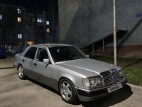 Mercedes-Benz E 220 1991 года за 2 100 000 тг. в Шымкент