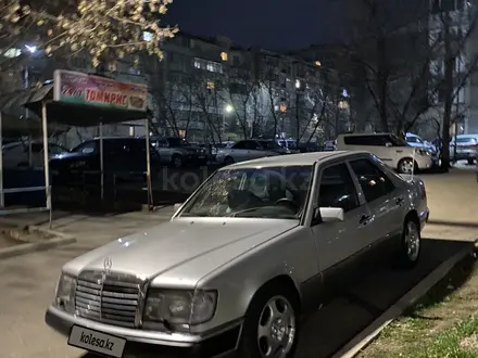 Mercedes-Benz E 220 1991 года за 2 100 000 тг. в Шымкент – фото 7