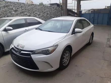 Toyota Camry 2017 года за 6 300 000 тг. в Шымкент – фото 2