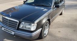 Mercedes-Benz E 200 1993 года за 2 600 000 тг. в Тараз – фото 2