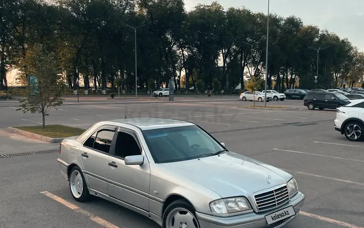 Mercedes-Benz C 200 1998 года за 2 500 000 тг. в Алматы