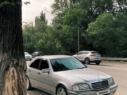 Mercedes-Benz C 200 1998 года за 2 500 000 тг. в Алматы – фото 5