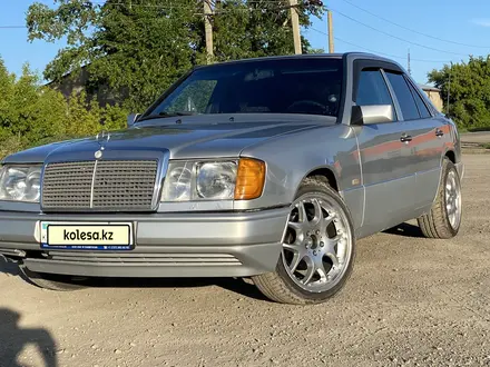 Mercedes-Benz E 300 1993 года за 1 600 000 тг. в Караганда