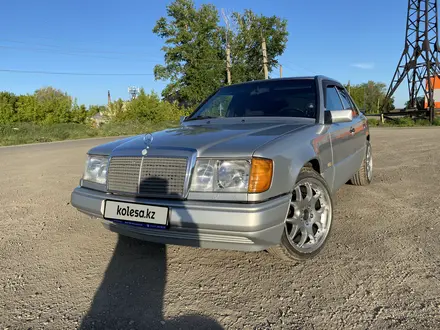 Mercedes-Benz E 300 1993 года за 1 600 000 тг. в Караганда – фото 3