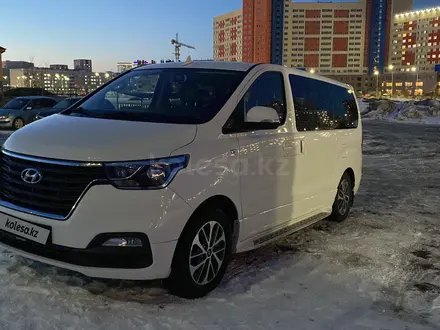 Hyundai Starex 2019 года за 14 800 000 тг. в Астана