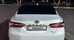 Toyota Camry 2020 года за 12 500 000 тг. в Караганда – фото 2