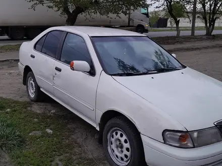 Nissan Sunny 1998 года за 1 200 000 тг. в Семей – фото 4