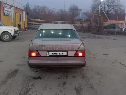 Mercedes-Benz E 280 1992 года за 1 350 000 тг. в Алматы – фото 5