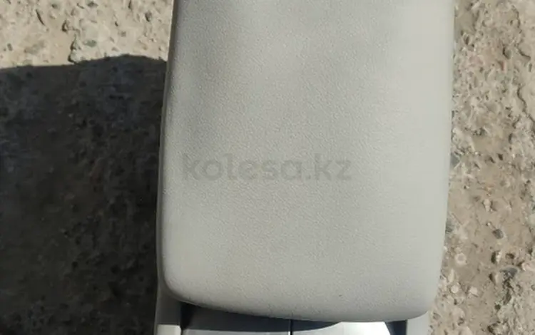 Подлокотник центральная панель Subaru Tribeca B9 за 30 000 тг. в Алматы