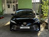 Toyota Camry 2018 года за 14 000 000 тг. в Шымкент – фото 2