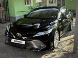 Toyota Camry 2018 года за 14 000 000 тг. в Шымкент