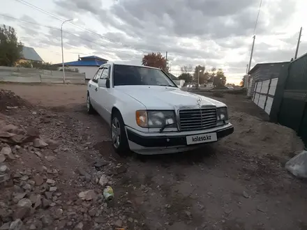 Mercedes-Benz E 200 1990 года за 1 100 000 тг. в Жезказган – фото 22