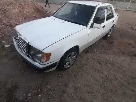 Mercedes-Benz E 200 1990 года за 1 100 000 тг. в Жезказган – фото 3