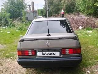 Mercedes-Benz 190