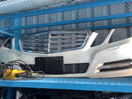 Бампер передний на Мерседес W 212 E class за 1 000 тг. в Алматы – фото 8
