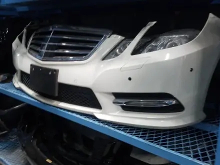 Бампер передний на Мерседес W 212 E class за 1 000 тг. в Алматы – фото 5
