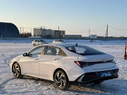 Hyundai Elantra 2022 года за 10 100 000 тг. в Уральск – фото 6