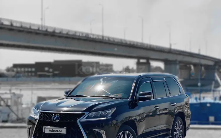 Lexus LX 570 2016 года за 40 000 000 тг. в Атырау