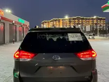 Toyota Sienna, 2013