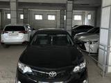 Toyota Camry 2012 года за 4 350 000 тг. в Актобе