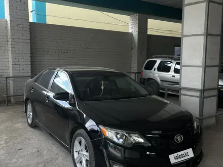 Toyota Camry 2012 года за 4 350 000 тг. в Актобе – фото 3