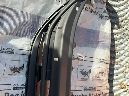 Оригинальная передняя решетка бампера Highlander 2020- за 100 000 тг. в Алматы – фото 2