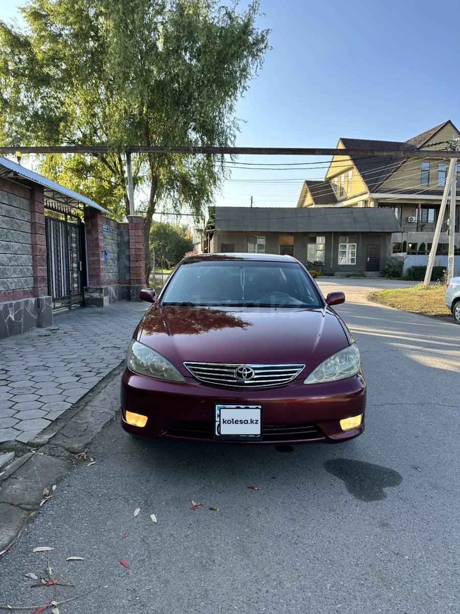 Toyota Camry 2004 г.