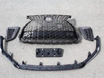 Губа передняя с решеткой RX 350/RX 200t/RX 450H 2020 + F-SPORT за 10 000 тг. в Алматы