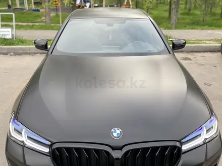BMW 520 2019 года за 23 500 000 тг. в Алматы – фото 11