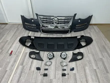 Бампер передний Volkswagen Touareg за 1 000 тг. в Астана