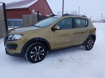 Renault Sandero Stepway 2015 года за 3 800 000 тг. в Петропавловск – фото 3