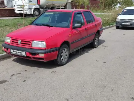 Volkswagen Vento 1993 года за 1 100 000 тг. в Караганда – фото 3