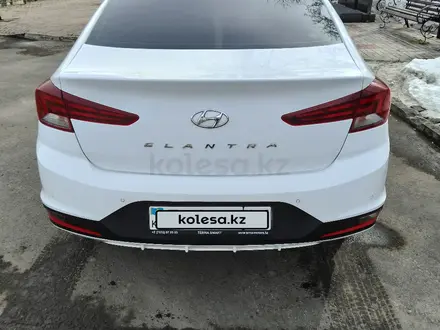 Hyundai Elantra 2019 года за 6 700 000 тг. в Астана – фото 2