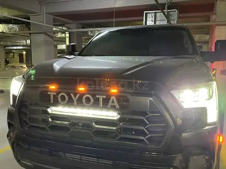 Toyota Sequoia 2023 года за 69 500 000 тг. в Алматы – фото 33