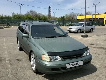 Toyota Caldina 1995 года за 2 500 000 тг. в Алматы