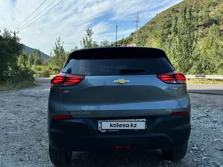 Chevrolet Tracker 2023 года за 7 990 000 тг. в Алматы – фото 4