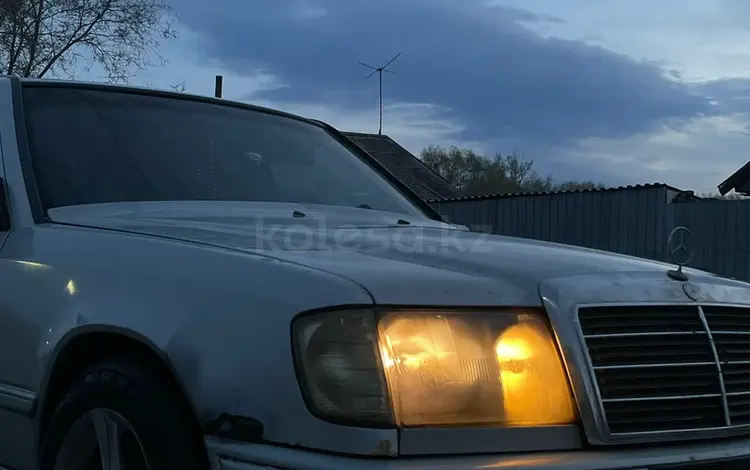 Mercedes-Benz E 300 1986 года за 900 000 тг. в Павлодар