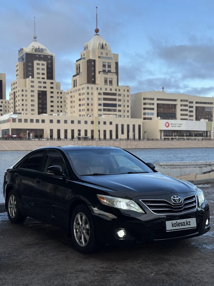 Toyota Camry 2010 г.