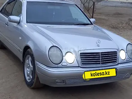 Mercedes-Benz E 280 1998 года за 3 800 000 тг. в Айтеке би – фото 2