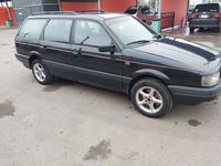 Volkswagen Passat 1990 годаfor1 250 000 тг. в Уральск